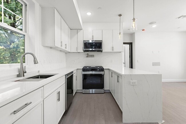 Photo - 131 Clifton Pl