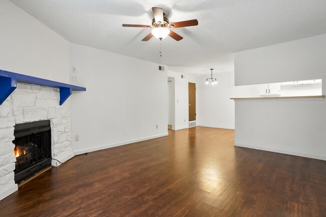 Photo - Aurora - 2 Bedroom 2 Bath Condo - Garage, Washer/Dryer - Community Pool Unit 203