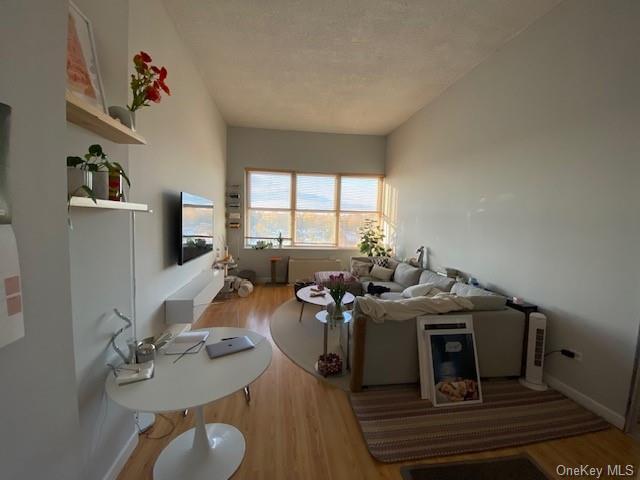 Photo - 1 Landmark Sq Unidad 612