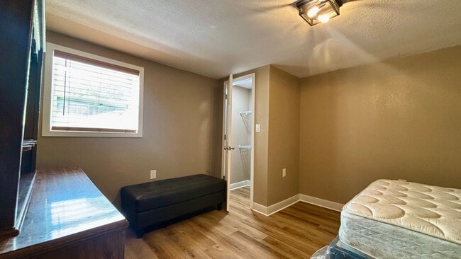 Photo - 626 W Main St Unidad #2