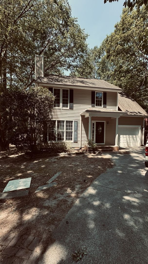 Building Photo - Charming 3br/2.5ba in Wake Forest! Garage, private. Available Now!