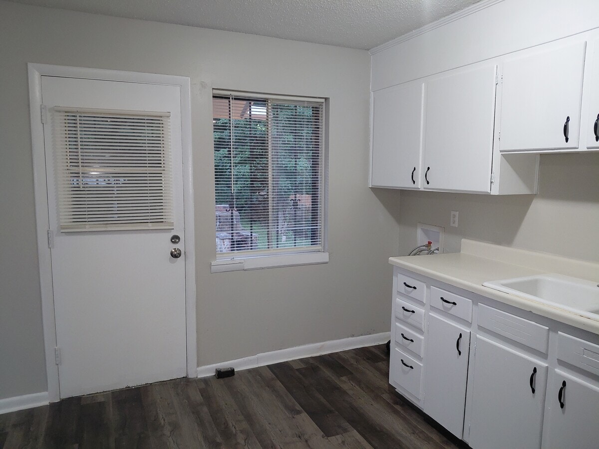 Photo - 1820 3rd Pl SW