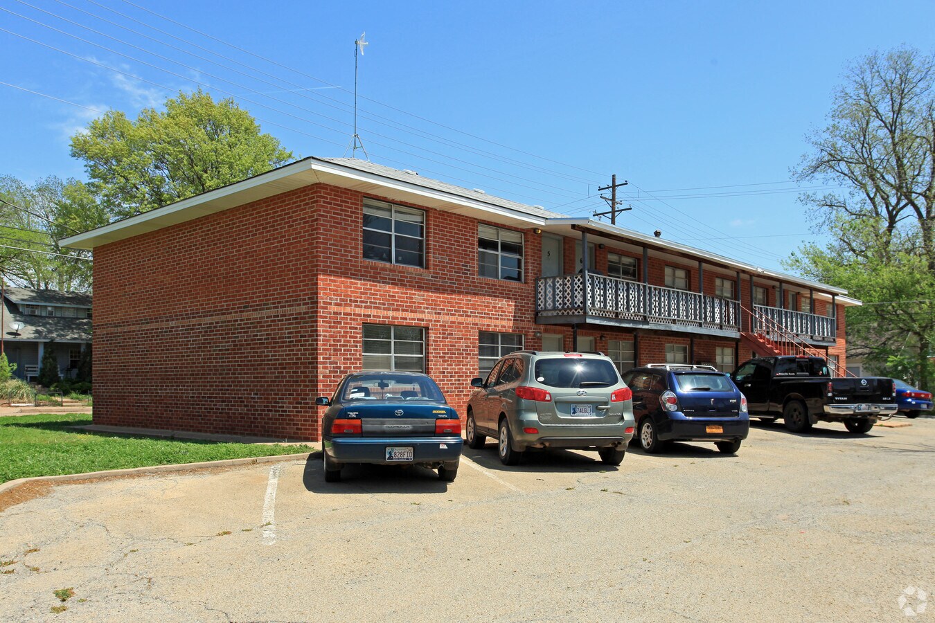 Photo - 505 S Knoblock St Apartments
