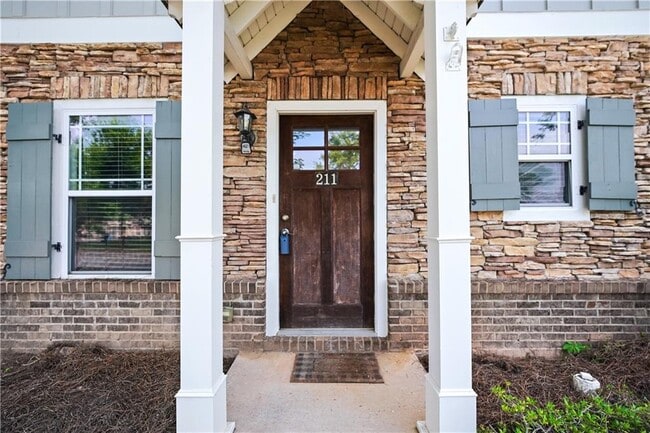 Photo - 211 Oconee River Cir