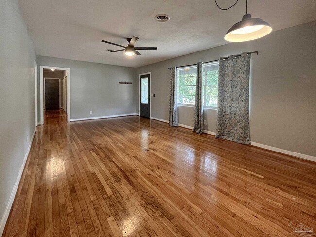 Photo - 5807 Aurora Ave