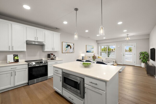 Mystic Cove - Luxury Lakefront Living