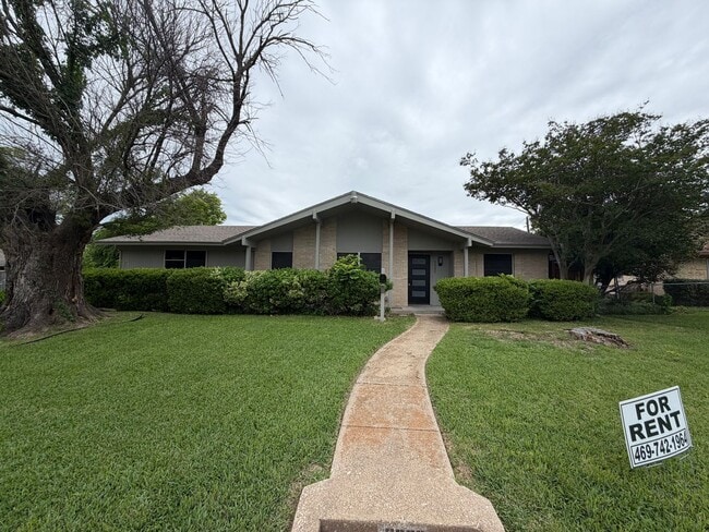 Building Photo - Modern living in Mesquite