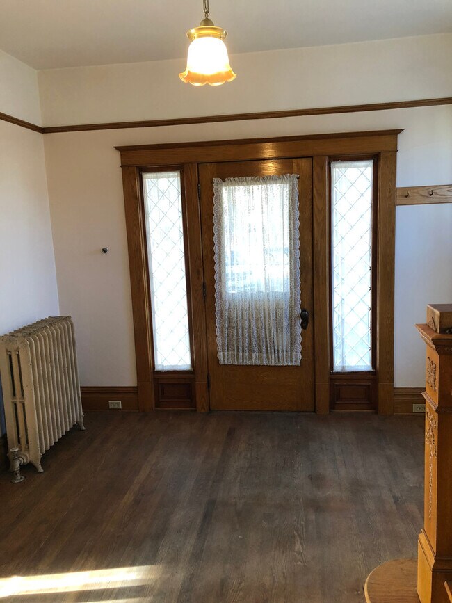 Photo - Charming 3 bed 1 bath + sitting room