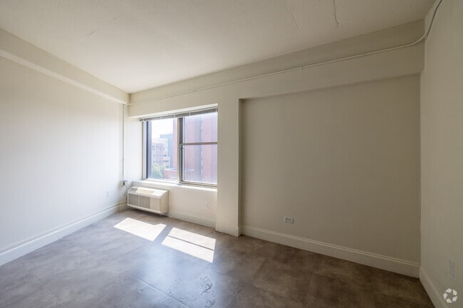 1BR, 1BA - 476SF - Living Room - CATHEDRAL TOWER APARTMENTS