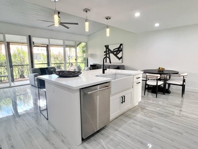 Photo - 218 Old Meadow Way
