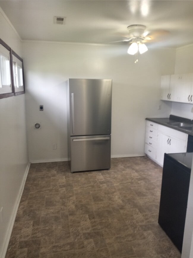 Photo - 2801 Cecil Ave