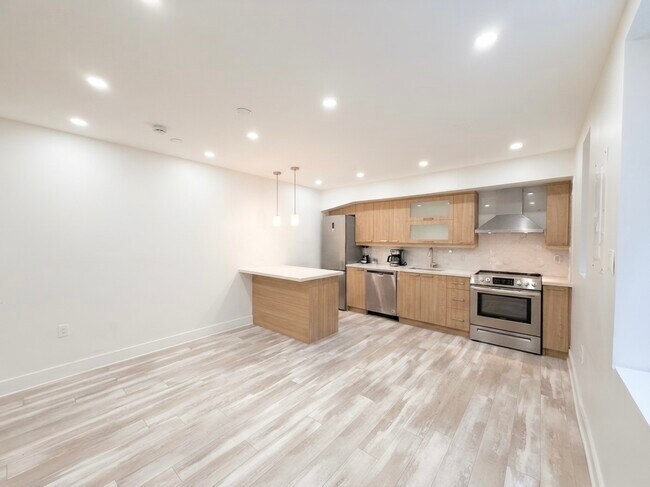 Photo - 240 Durie St Unit U205