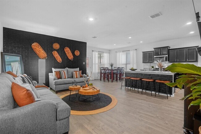 Photo - 8916 Old Rawhide Ln