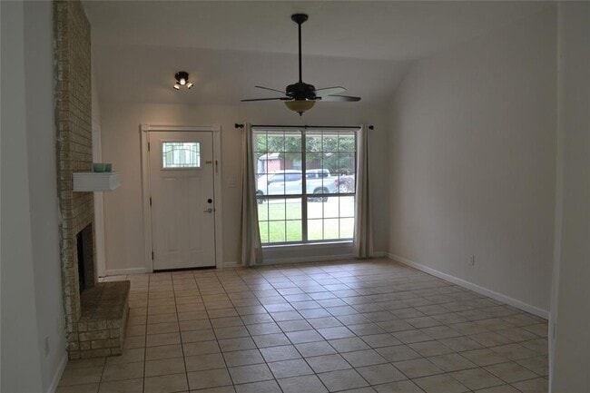 Photo - 2500 Cherrylawn Dr