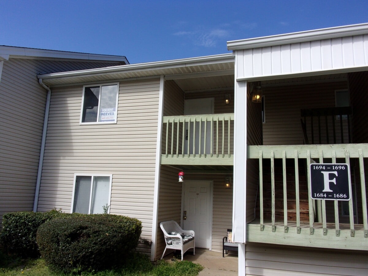 Photo - 1694 Eagles Pl