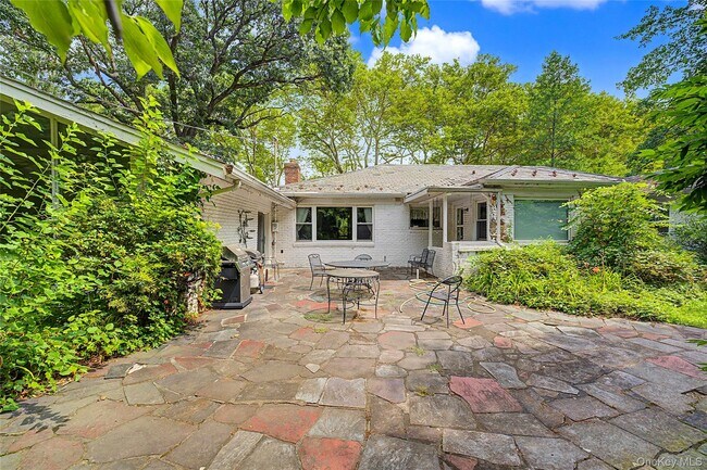 10 Hempton Rd