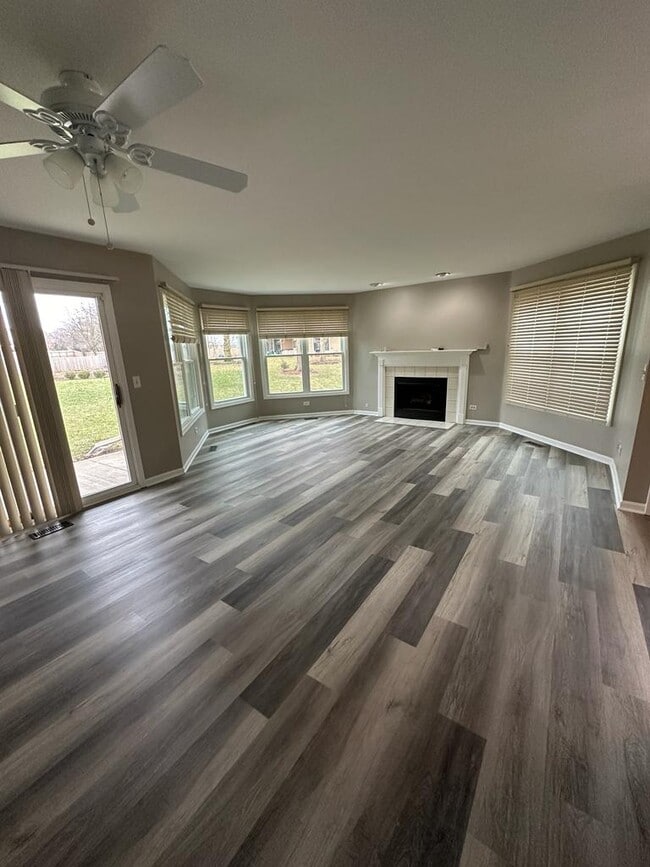 Building Photo - 17 Willow Pkwy Unit 17