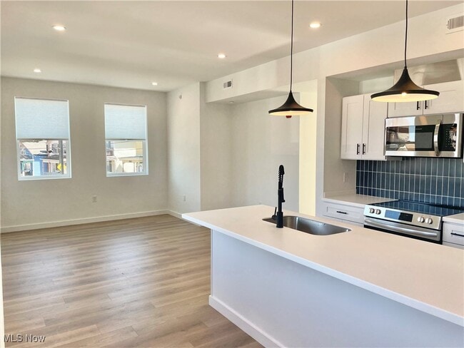 Photo - 2017 W 44th St Unit 9