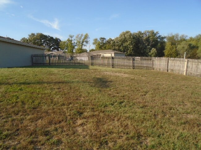 Photo - 211 William Dr