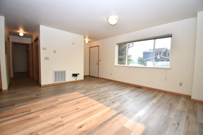 Photo - Beautiful 2 bedroom apartment with attached garage! Unit B