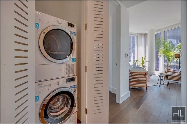 Photo - East 44th Street Unit 22G