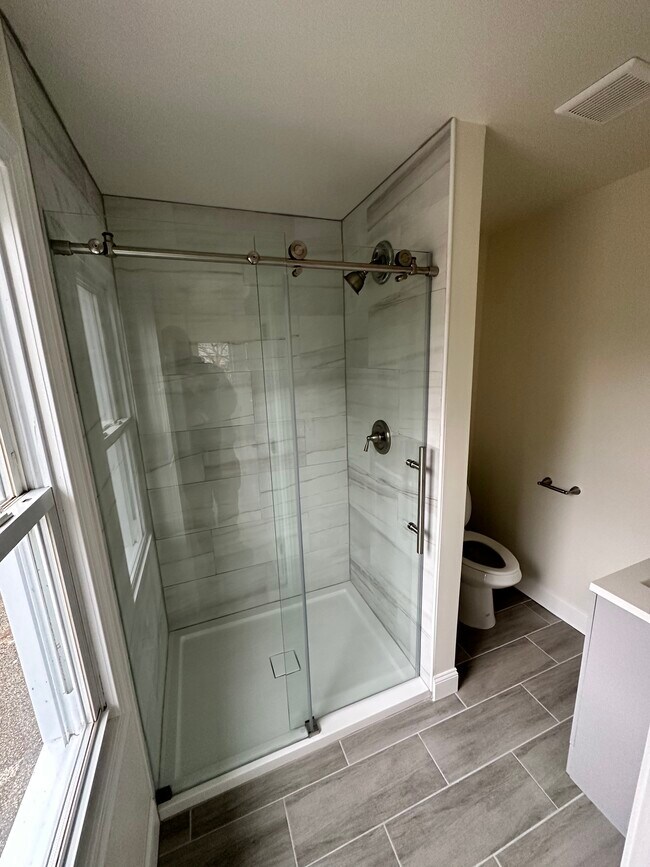 Master beth - 115 N Harding Hwy