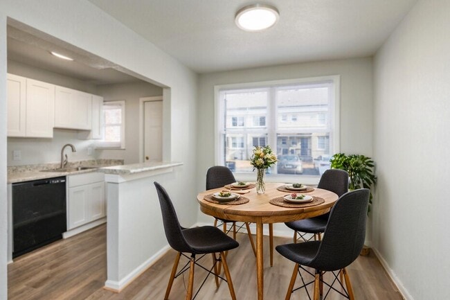 Building Photo - Seven Oaks Apartments