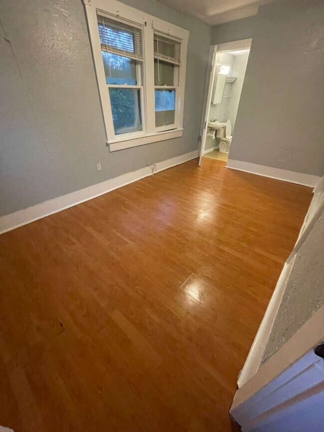 Photo - 8406 N Brooks St Unit C