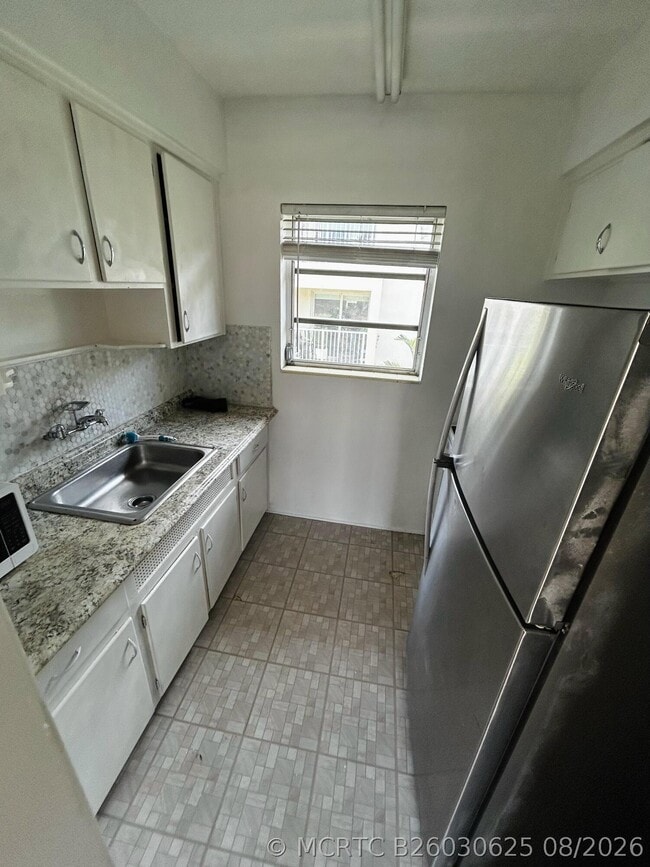 Photo - 661 SW 11th St Unit 23w