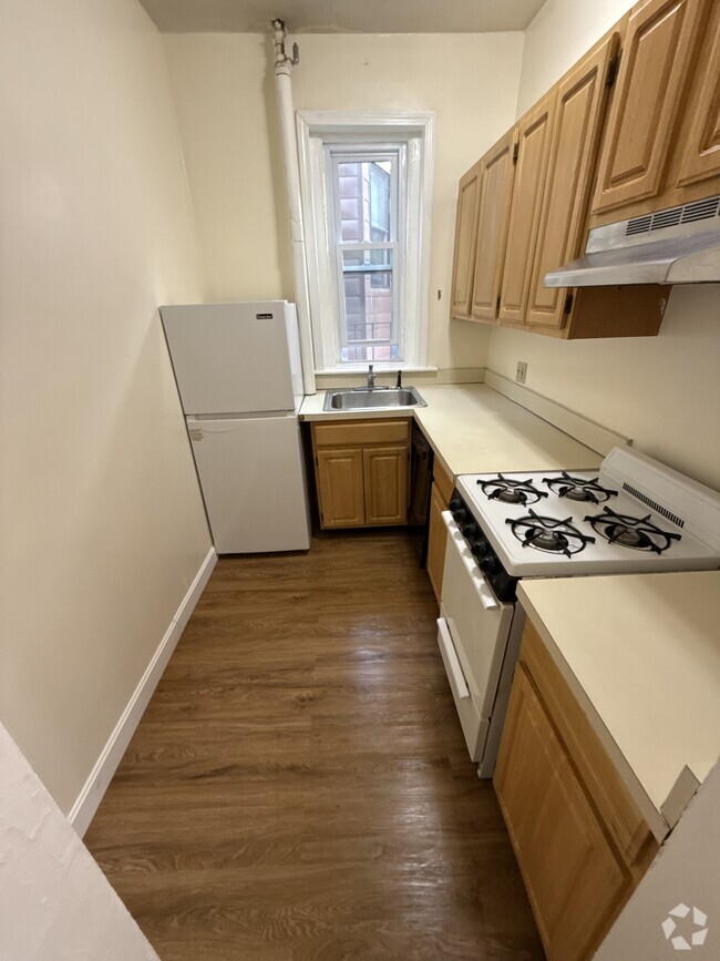 Building Photo - 456 Beacon St Rental