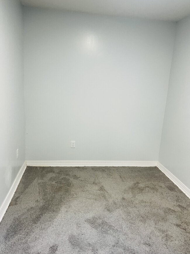 915 W Lapeer St Unit 3