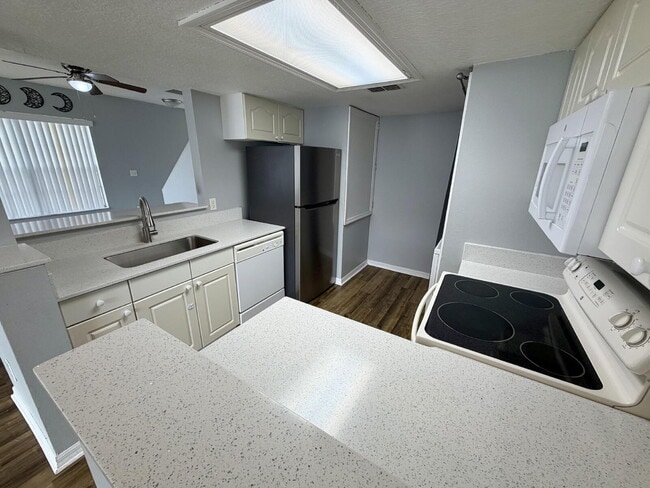 Photo - Spacious 3-Bedroom, 2-Bath Apartment in Davenport – Utilities Allowance Included Unit A