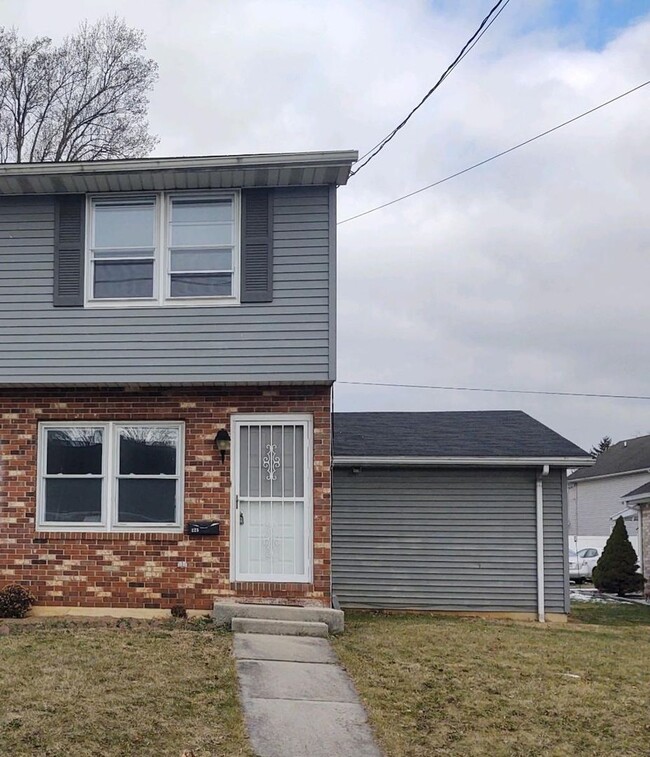 Adorable Townhome - Adorable Townhome