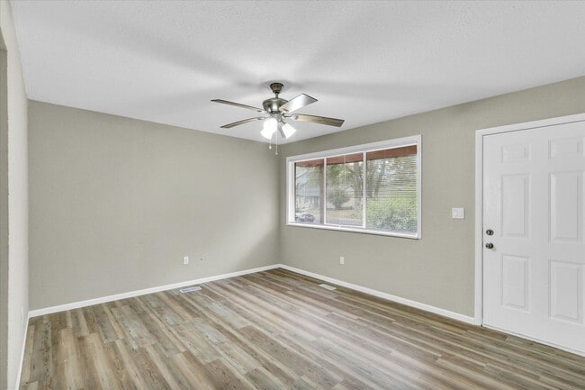 Photo - 1306 Ellis Dr