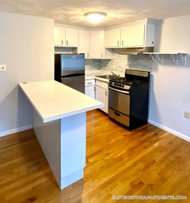 Building Photo - 145 Princeton St Rental