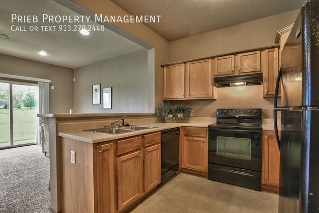 Photo - 884 S Woodson Ct