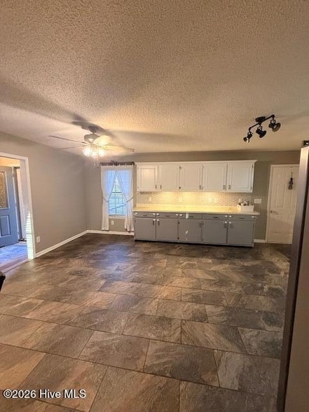 Photo - 991 Hardesty Loop Rd