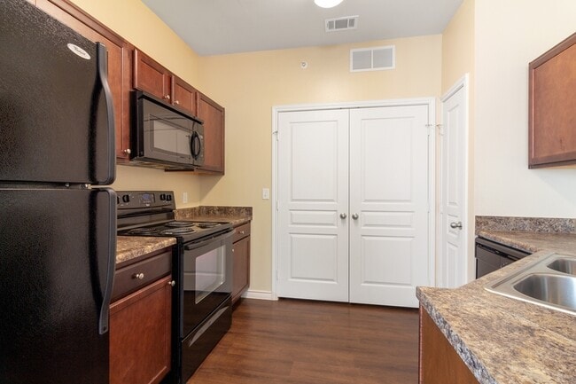 Photo - Sonoma Court