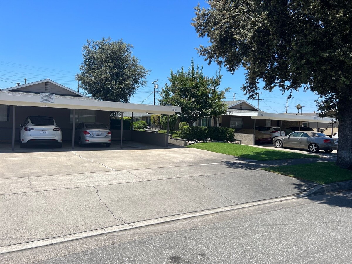 Photo - Charming 1 Bedroom unit, completely remodeled with In-Unit Washer/Dryer!