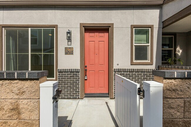 Photo - 1969 Cottage Dr