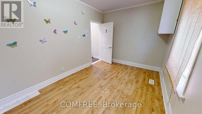 Photo - 1405 King St E