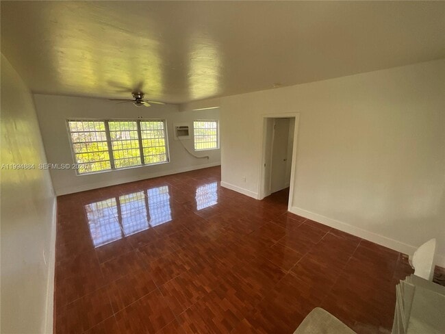 Photo - 661 NE 138th St Unidad 663