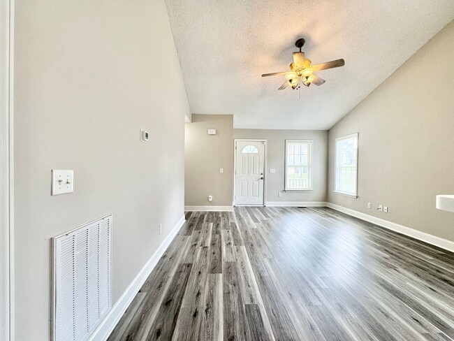 Photo - 3522 Riverside Dr