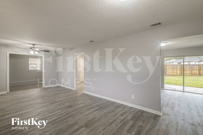 Photo - 8704 Country Creek Blvd