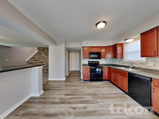 Photo - 561 Grassy Bend Dr