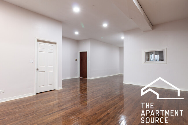 Photo - 3340 N Clark St Apartments Unit 3
