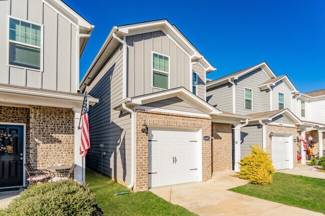 Photo - 6483 Rainbow Row