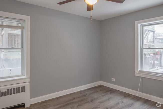 2 habitaciones, 1 baño - 1000 pies cuadrados - 4208-4214 S Michigan Ave