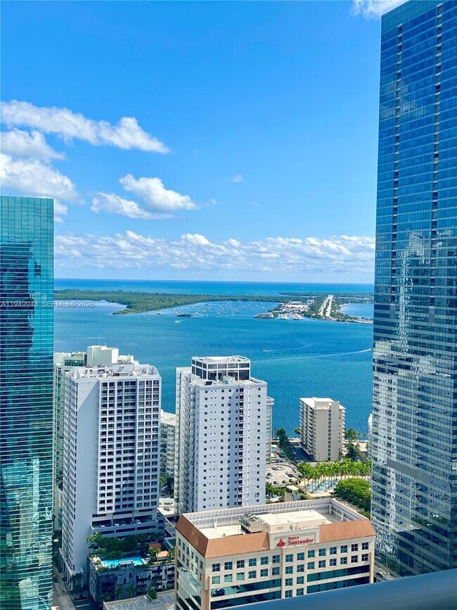 Building Photo - 1300 S Miami Ave Unit 4004