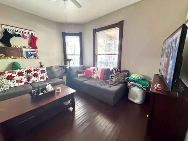 Photo - Spacious Three Bedroom Single Family near John Ball Zoo!